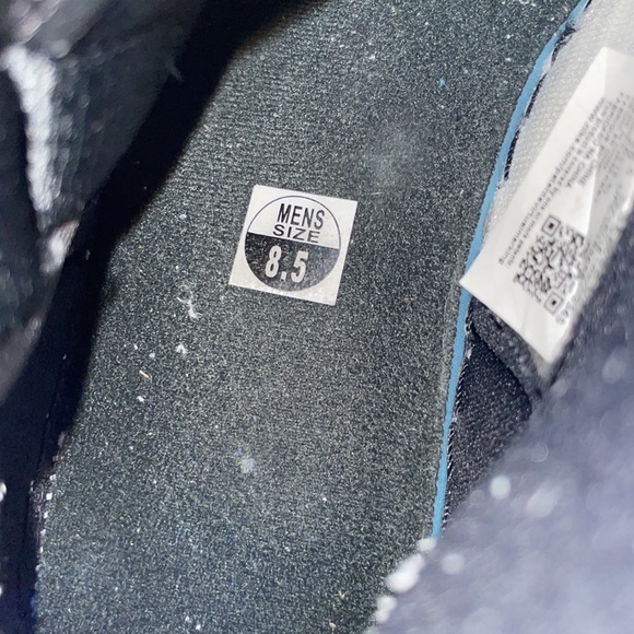 Jordan 1s Retro High OG (Royal Toe) - Picture 5 of 8